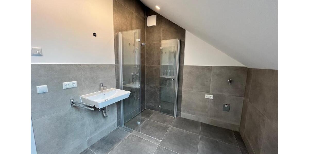 Dachgeschoßwohnung Langenneufnach - 4 Zimmer, 82 m&sup2;, 1.350&euro; | Angebot:26591696