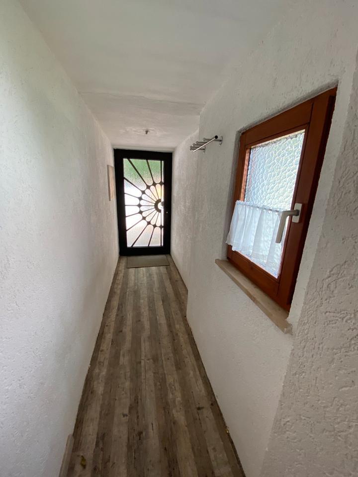 Haus mit 2,5 Zimmern, Wintergarten und Garten zu vermieten