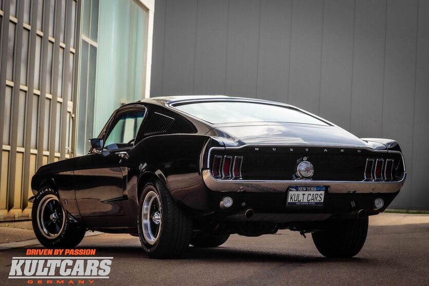 Ford Mustang 2.250 km 129.000 € Augsburg 86167