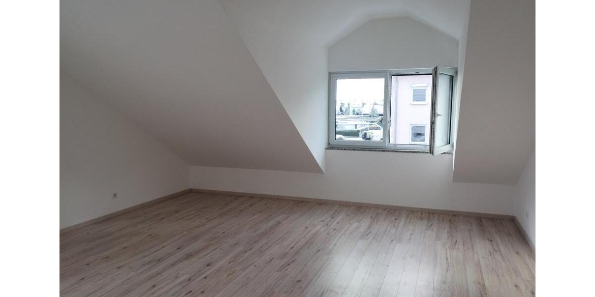 Dachgeschoßwohnung Königsbrunn - 3 Zimmer, 82 m&sup2;, 1.280&euro; | Angebot:25360942