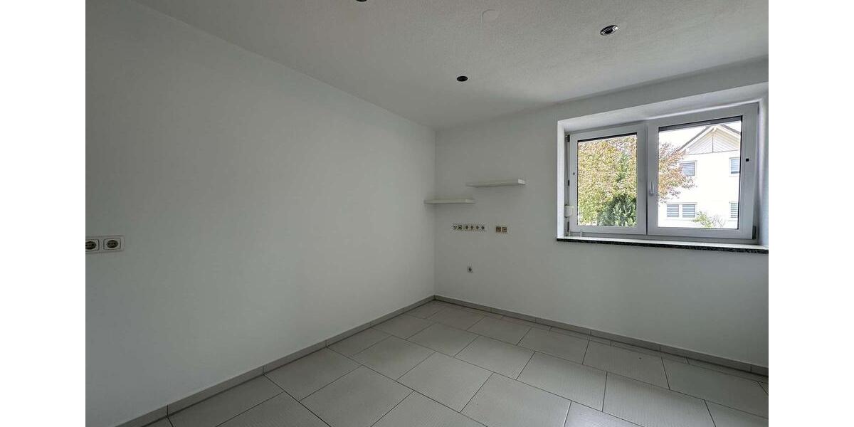 Erdgeschoßwohnung Friedberg - 3 Zimmer, 126 m&sup2;, 1.950&euro; | Angebot:26648210