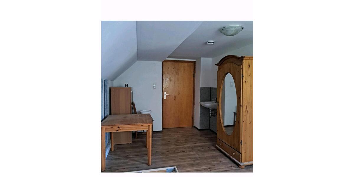 Dachgeschoßwohnung Hattenhofen - 2 Zimmer, 30 m&sup2;, 500&euro; | Angebot:26483986