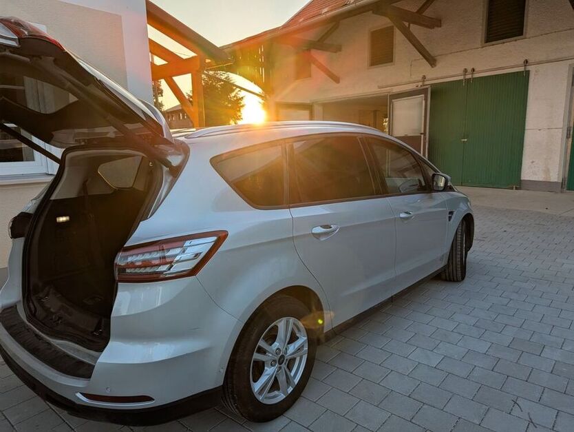 S-Max
