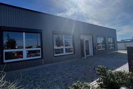 Top-Lage 133qm Showroom mit zusätzlicher Lagerfläche zu vermieten zimmer