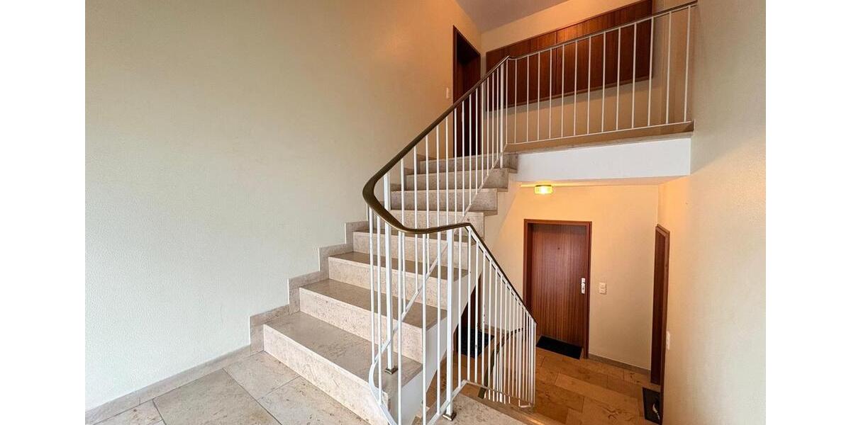 Dachgeschoßwohnung Augsburg Lechhausen - 3 Zimmer, 77 m&sup2;, 310.000&euro; | Angebot:25073037