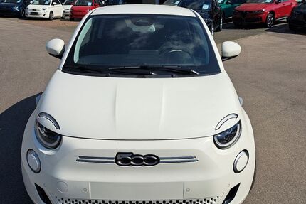 Fiat 500e 10 km 25.280 € Diedorf / Augsburg 86420
