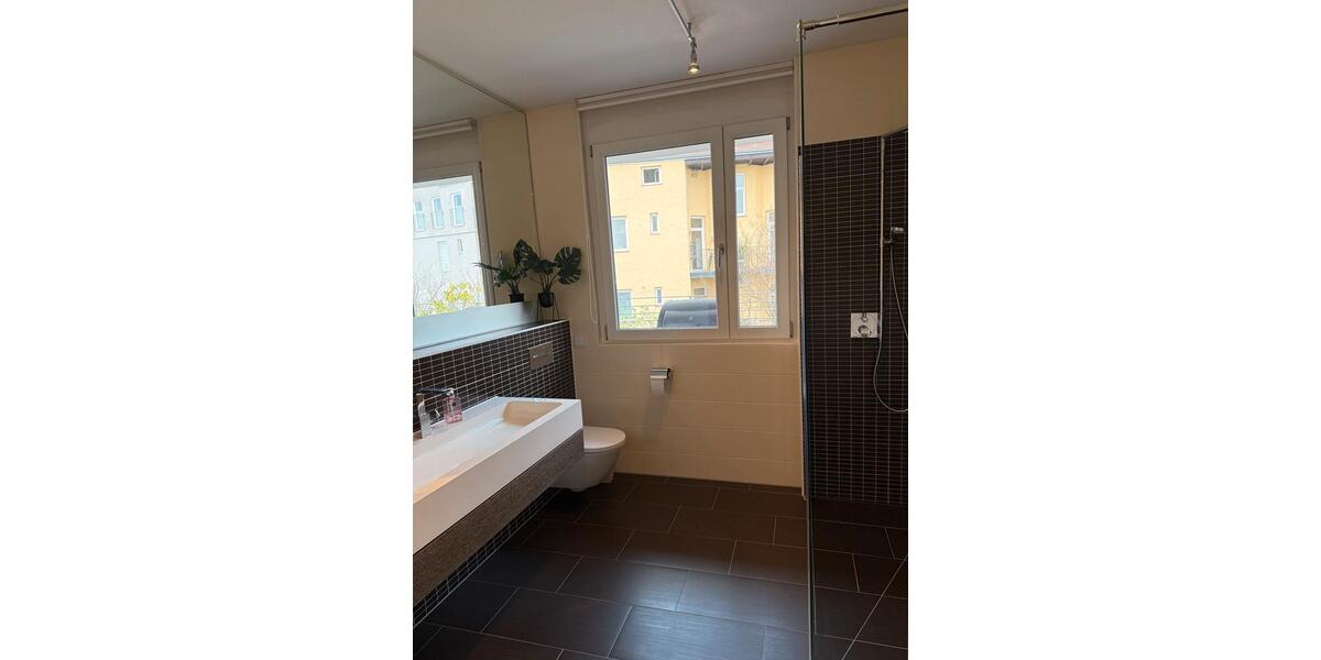 Einfamilienhaus Augsburg - 3 Zimmer, 121 m&sup2;, 2.400&euro; | Angebot:26394278