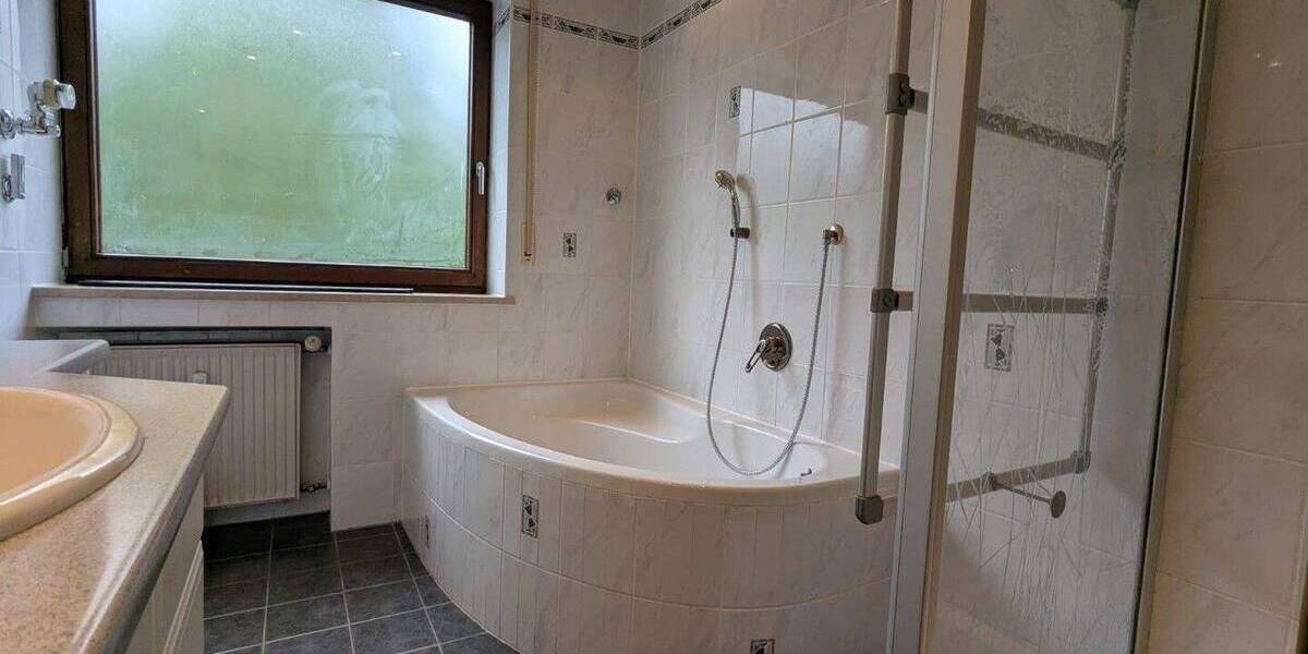 Etagenwohnung Augsburg Hochzoll - 3 Zimmer, 93 m&sup2;, 379.000&euro; | Angebot:23578381