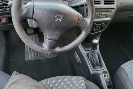 Peugeot 207 185.000 km 960 € Augsburg- Deuringen 86391