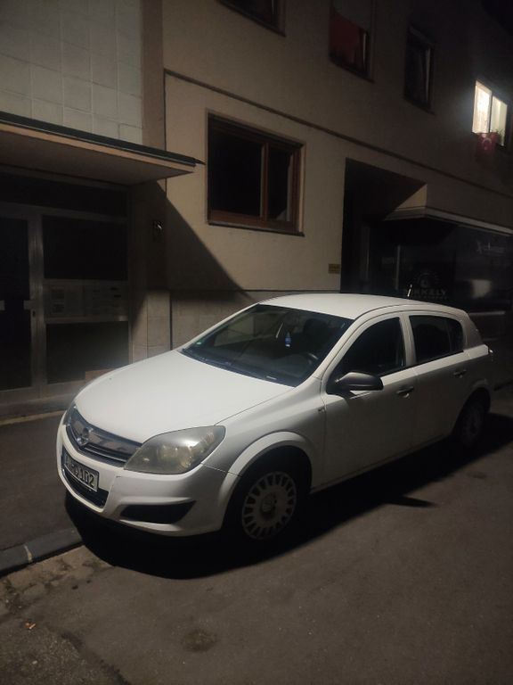 Opel Astra 154.000 km 2.499 € Augsburg 86165