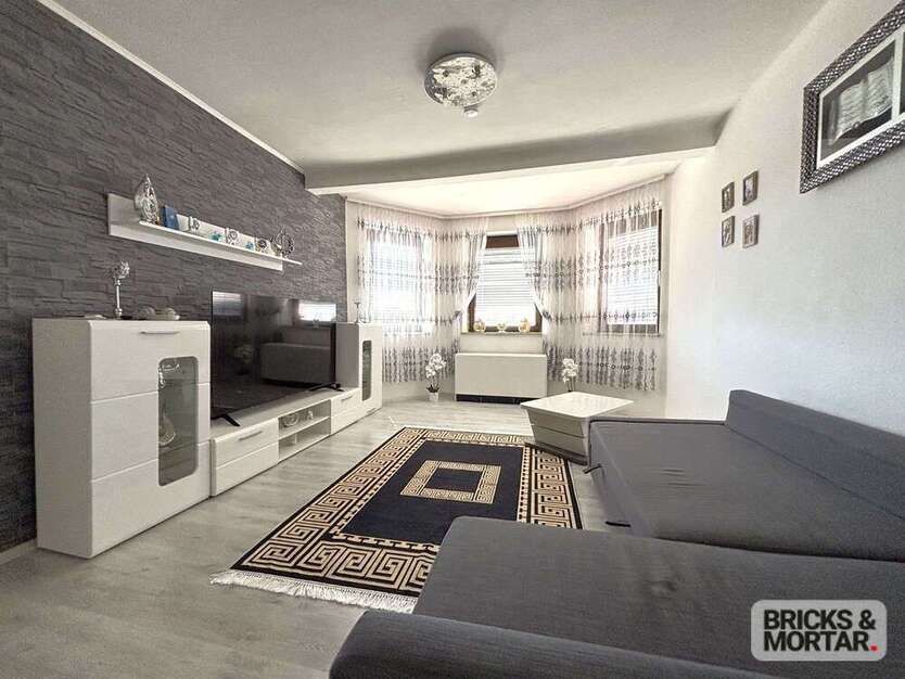 Wohnung zum Kaufen in Augsburg 249.000 € 77 m²