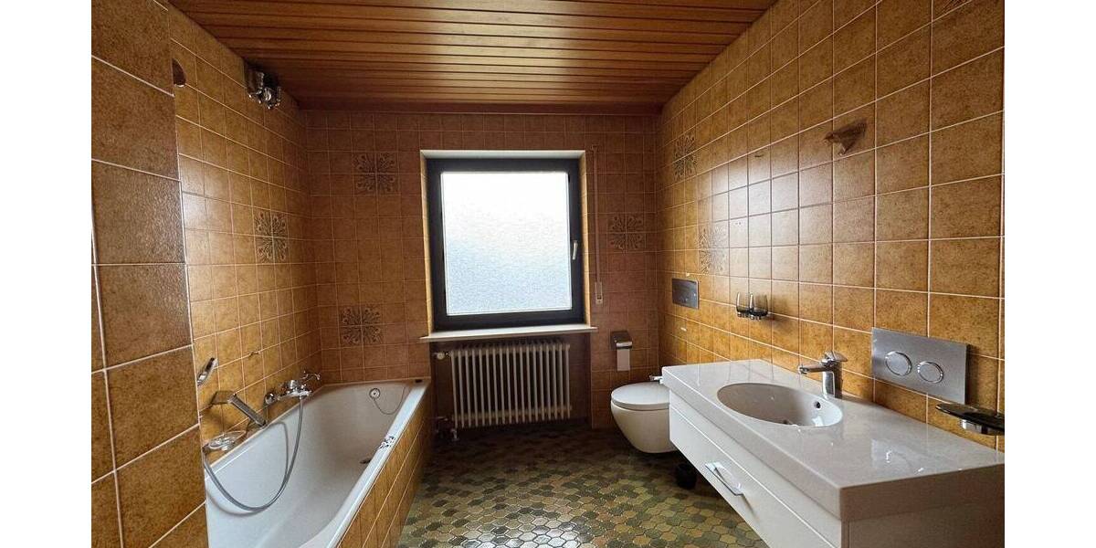 Werkstatt mit Ausstellungsfläche, Büro, Lager und Betriebsleiterwohnung in Bestlage von Kissing zimmer