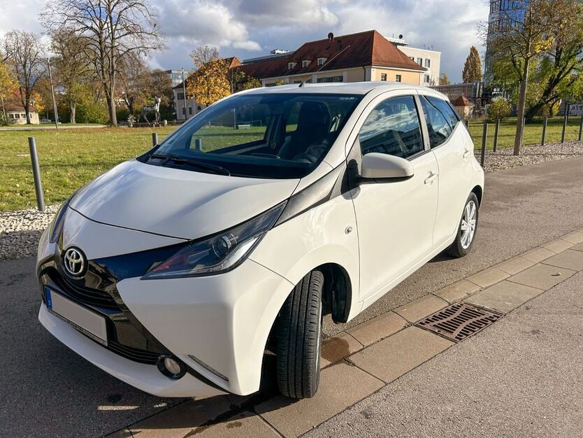 Toyota Aygo (X) 86.100 km 7.950 € Augsburg 86152