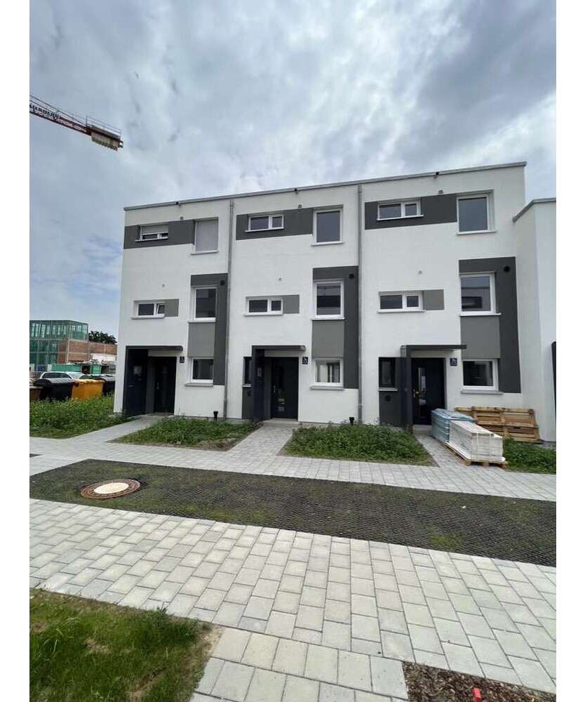 Haus zum Mieten in Augsburg 1.700 € 120.13 m²