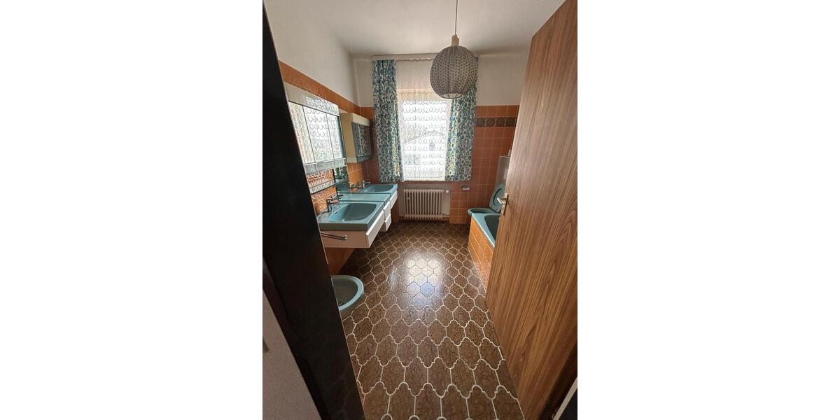 Einfamilienhaus Pöttmes - 17 Zimmer, 300 m&sup2;, 3.350&euro; | Angebot:24448406