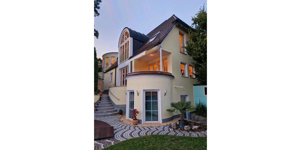 Villa Friedberg - 9 Zimmer, 350 m&sup2;, 1.795.000&euro; | Angebot:26759967
