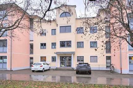 Charmante, helle 3-Zimmer-Wohnung mit großem Balkon in Mering 3 zimmer