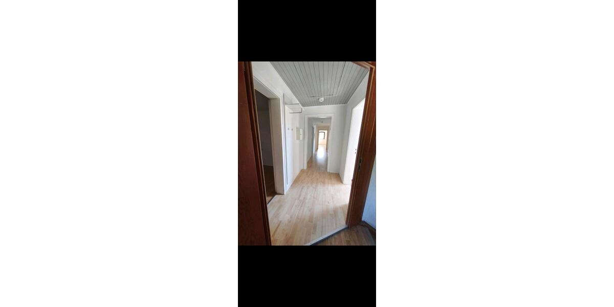 Dachgeschoßwohnung Adelsried - 3 Zimmer, 73 m&sup2;, 830&euro; | Angebot:26303038