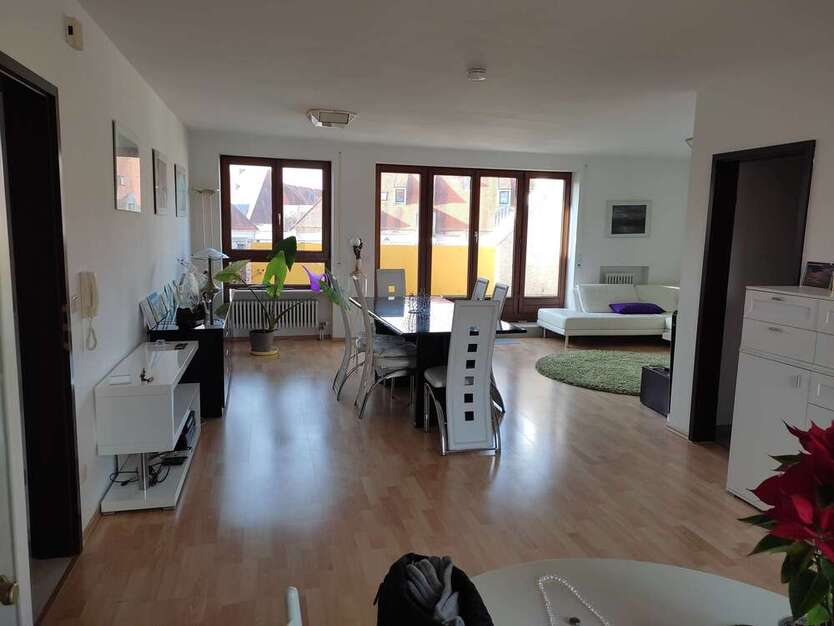Wohnung zum Mieten in Augsburg 940 € 94 m²