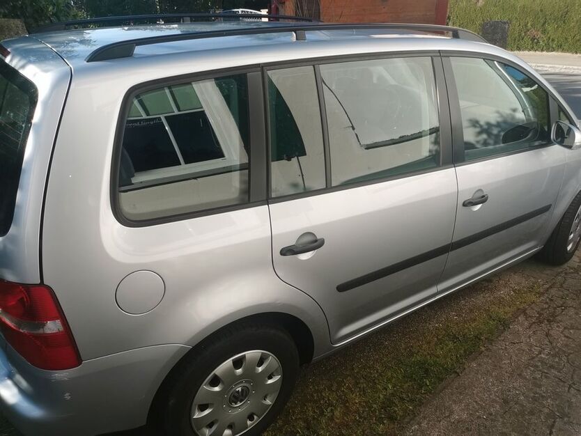 VW Touran 107.870 km 4.200 € Langerringen 86853