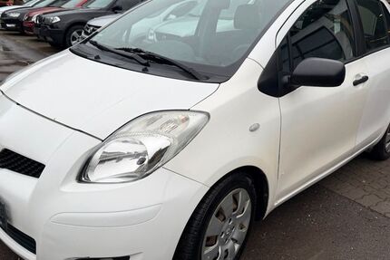 Toyota Yaris 299.000 km 1.990 &euro; GELTENDORF 82269