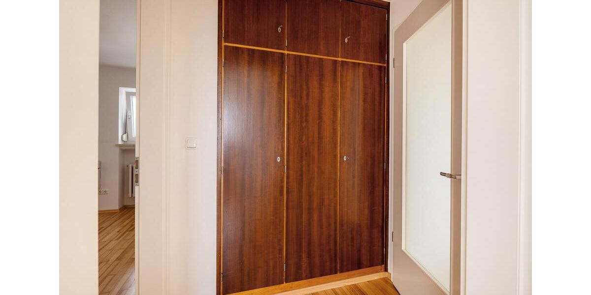 Etagenwohnung Augsburg Oberhausen - 2.5 Zimmer, 63 m&sup2;, 850&euro; | Angebot:26265581