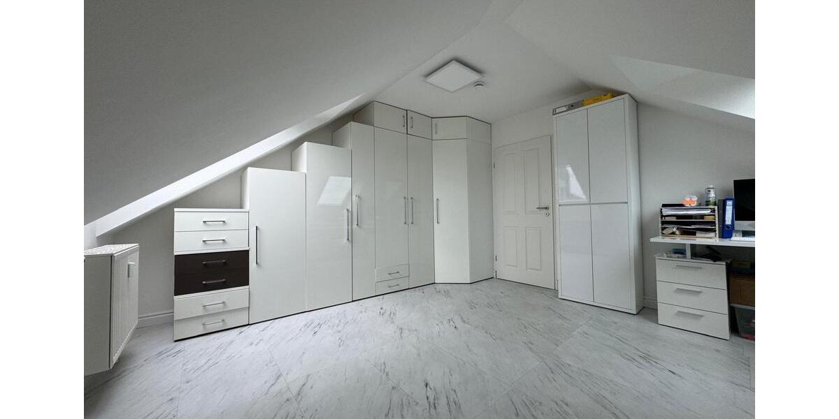 Dachgeschoßwohnung Untermeitingen - 3 Zimmer, 75 m&sup2;, 270.000&euro; | Angebot:26032031