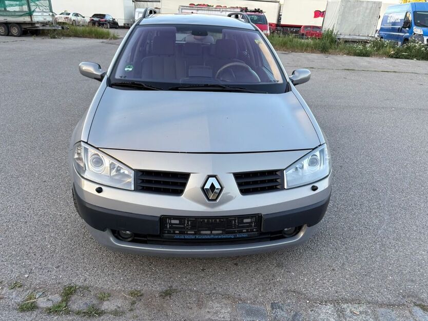 Renault Megane 235.216 km 2.200 € Königsbrunn 86343
