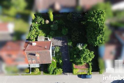 Sanierungsbedürftige Doppelhaushälfte in ruhiger Lage mit genehmigter Bauvoranfrage für Einfamilienhaus 4 zimmer