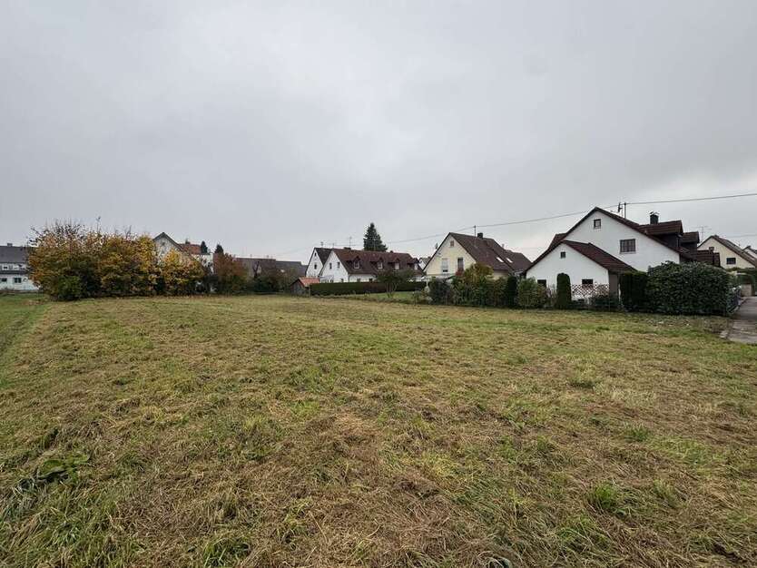 Grundstück zu verkaufen in Augsburg 580.000 € 938 m²
