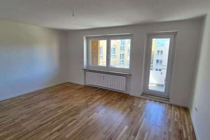 Wohnung Augsburg Lechhausen - 2.5 Zimmer, 69 m&sup2;, 908&euro; | Angebot:27437671