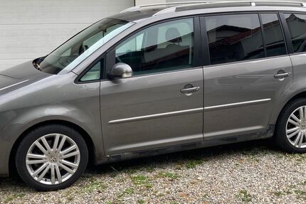 VW Touran 188.500 km 3.750 &euro; Althegnenberg 82278