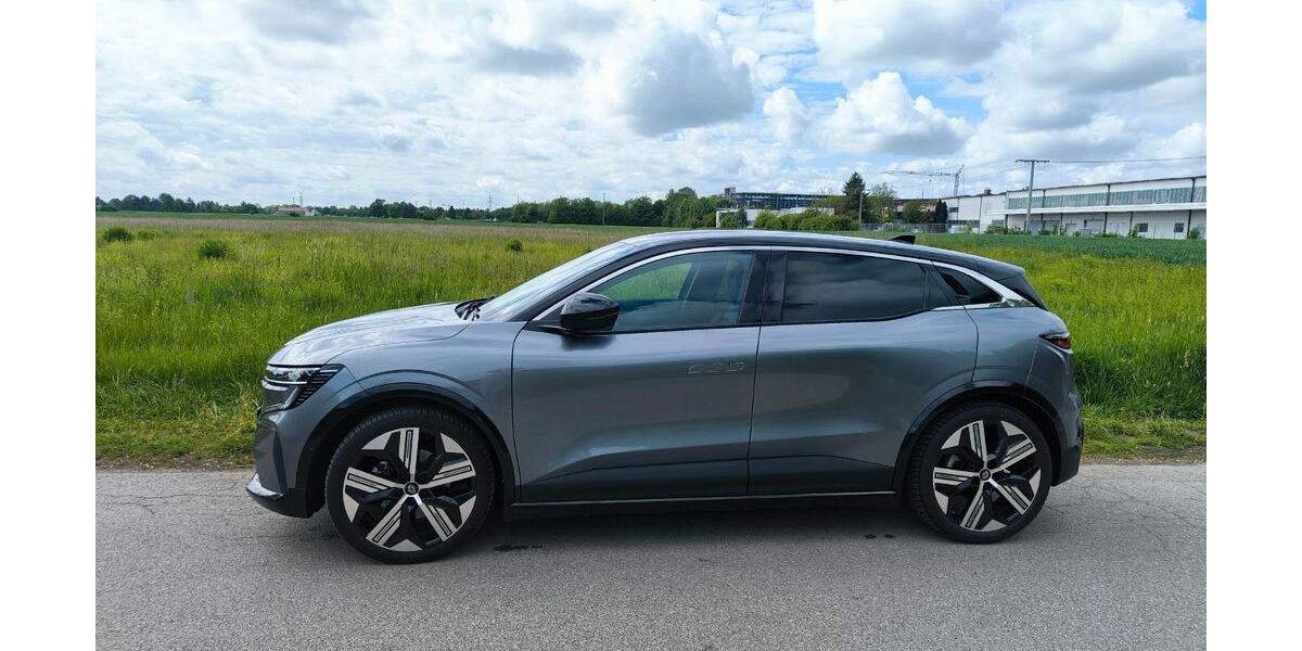 Renault Megane E-TECH 24.500 km 33.000 &euro; Augsburg 86165