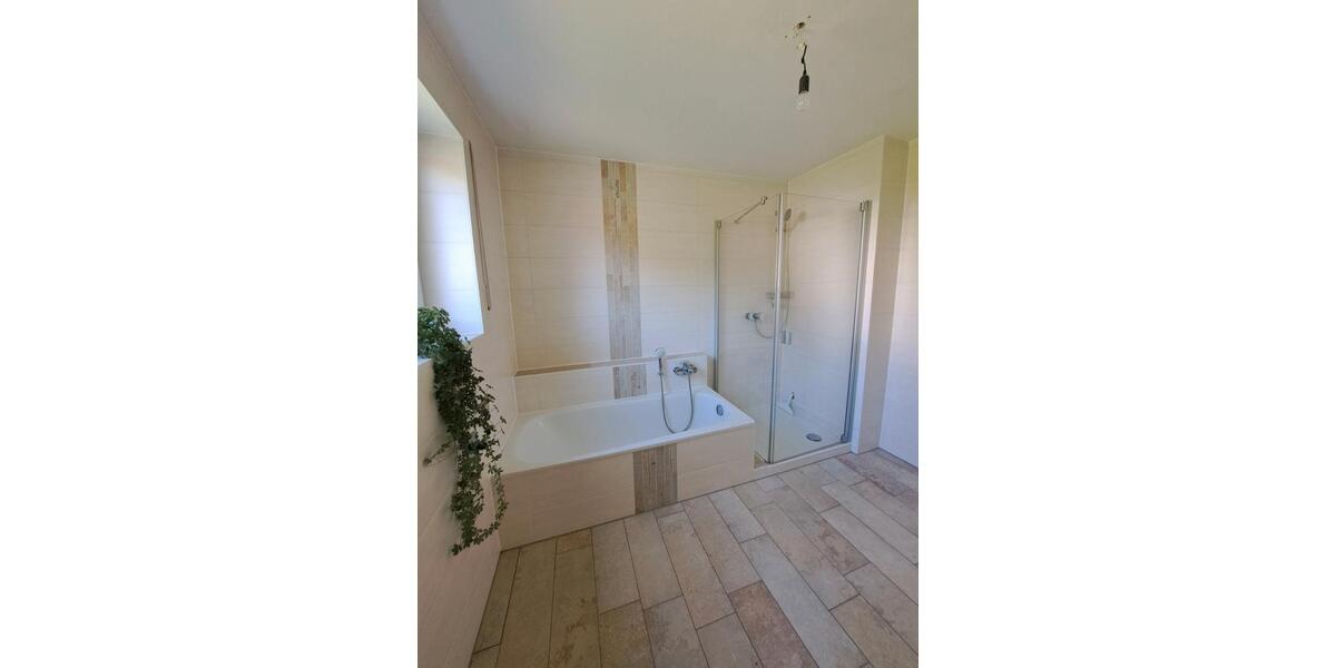 Etagenwohnung Neusäß - 3 Zimmer, 105 m&sup2;, 349.000&euro; | Angebot:27021012