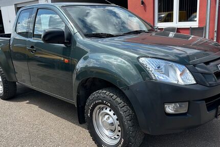 Isuzu D-Max 195.000 km 10.700 &euro; Peutenhausen / Gachenbach 86565