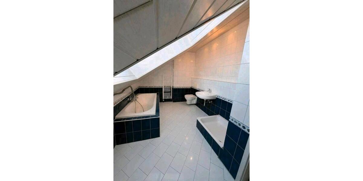 Dachgeschoßwohnung Oberottmarshausen - 2 Zimmer, 80 m&sup2;, 960&euro; | Angebot:26580889