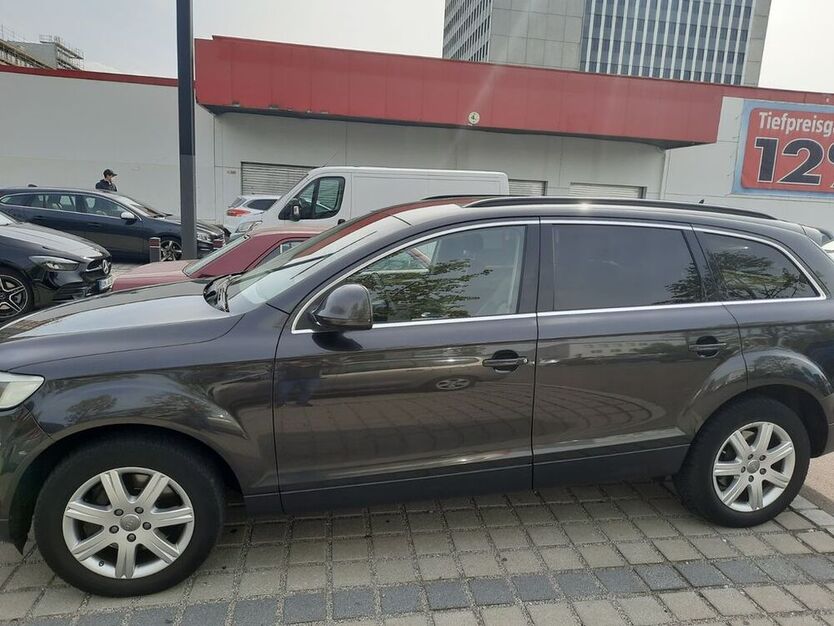 Q7