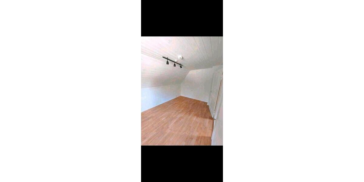 Dachgeschoßwohnung Adelsried - 3 Zimmer, 73 m&sup2;, 830&euro; | Angebot:26303038