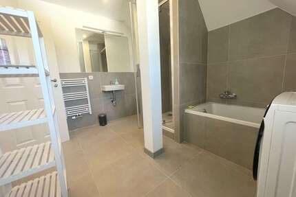 Wohnung zum Mieten in Augsburg 450 € 9 m²