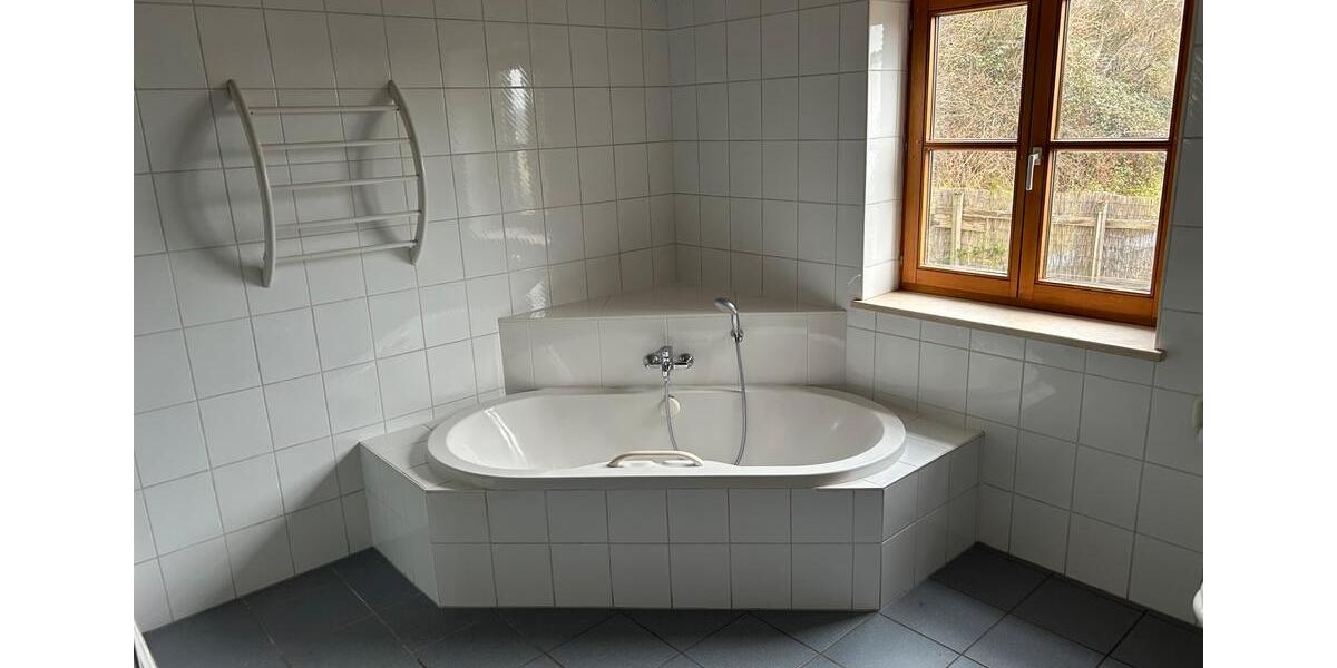 Erdgeschoßwohnung Welden - 5 Zimmer, 105 m&sup2;, 1.550&euro; | Angebot:26427247