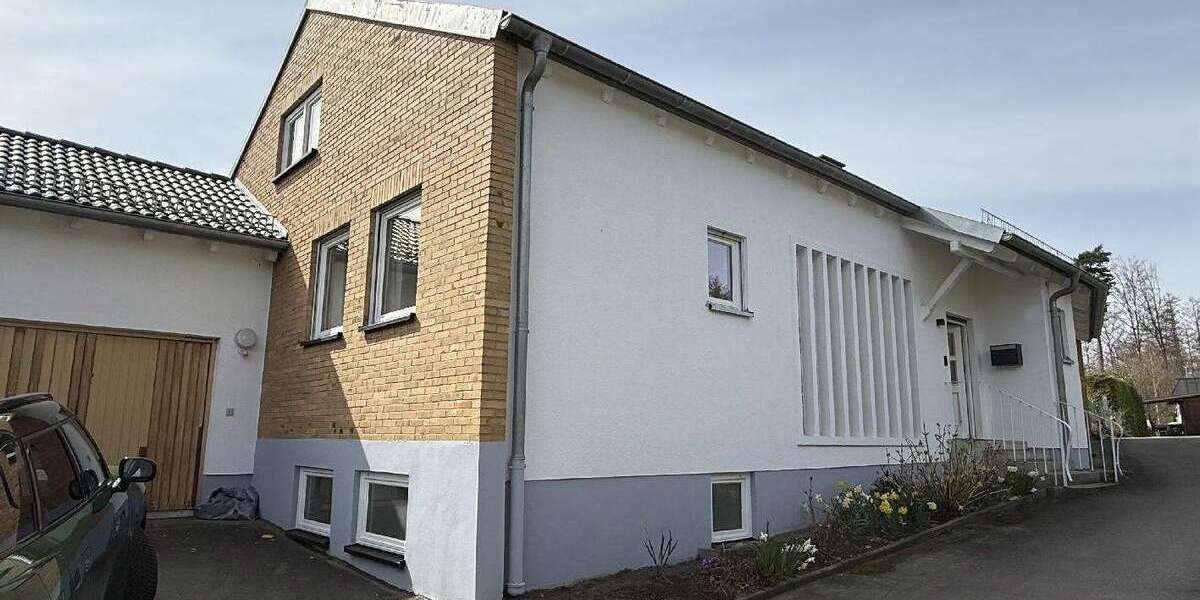 Einfamilienhaus Neusäß - 7 Zimmer, 180 m&sup2;, 1.950&euro; | Angebot:26064213