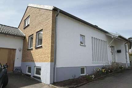 Haus Neusäß - 7 Zimmer, 180 m&sup2;, 1.950&euro; | Angebot:26064213