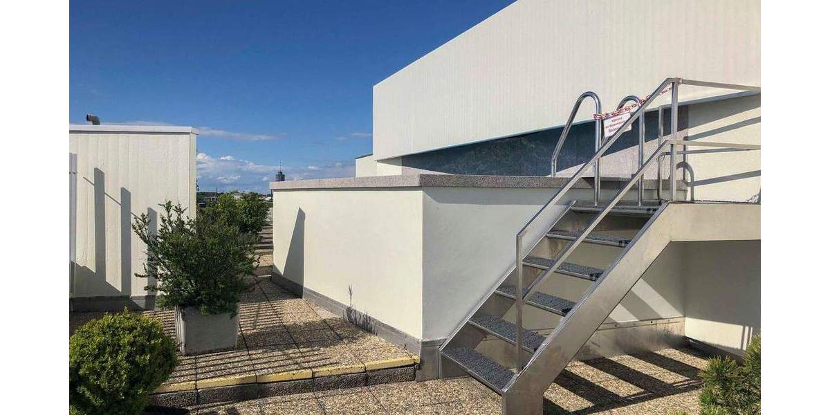 Beste Lage Göggingen: Großzügige 4-Zi.-Whg. auf zwei Ebenen (EG) mit TG & Dachpool mit Weitblick 4 zimmer