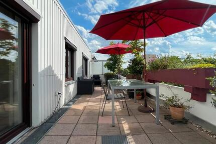 Penthouse mit Dachterasse in Augsburg Pfersee - möbliert