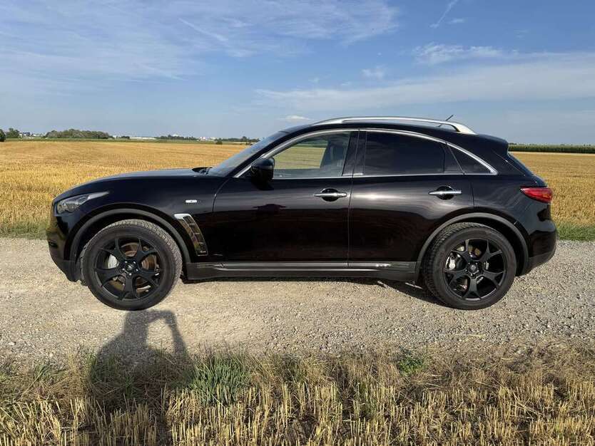 INFINITI FX 138.200 km 16.790 € Gersthofen 86368