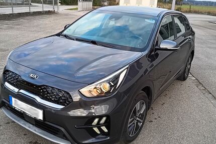 Kia Niro 72.021 km 17.800 € Augsburg 86165