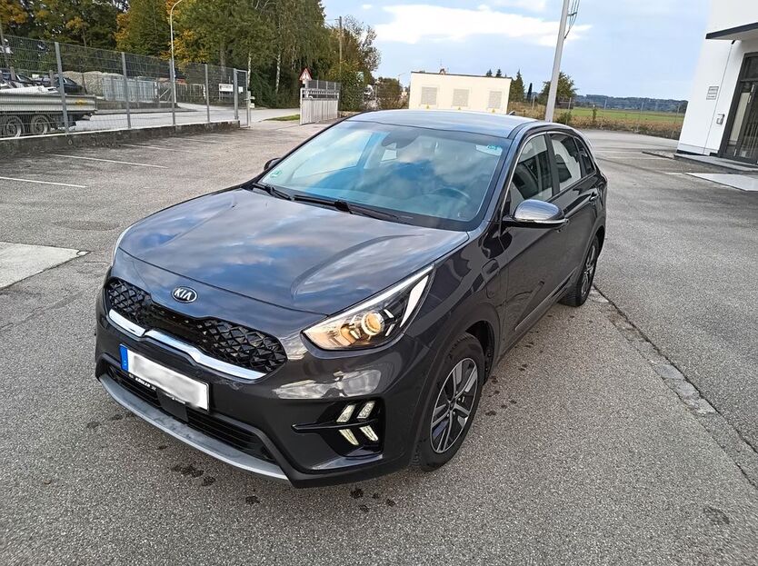 Kia Niro 72.021 km 17.800 € Augsburg 86165