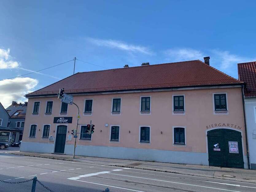 Haus zum Kaufen in Aichach 700.000 € 400 m²