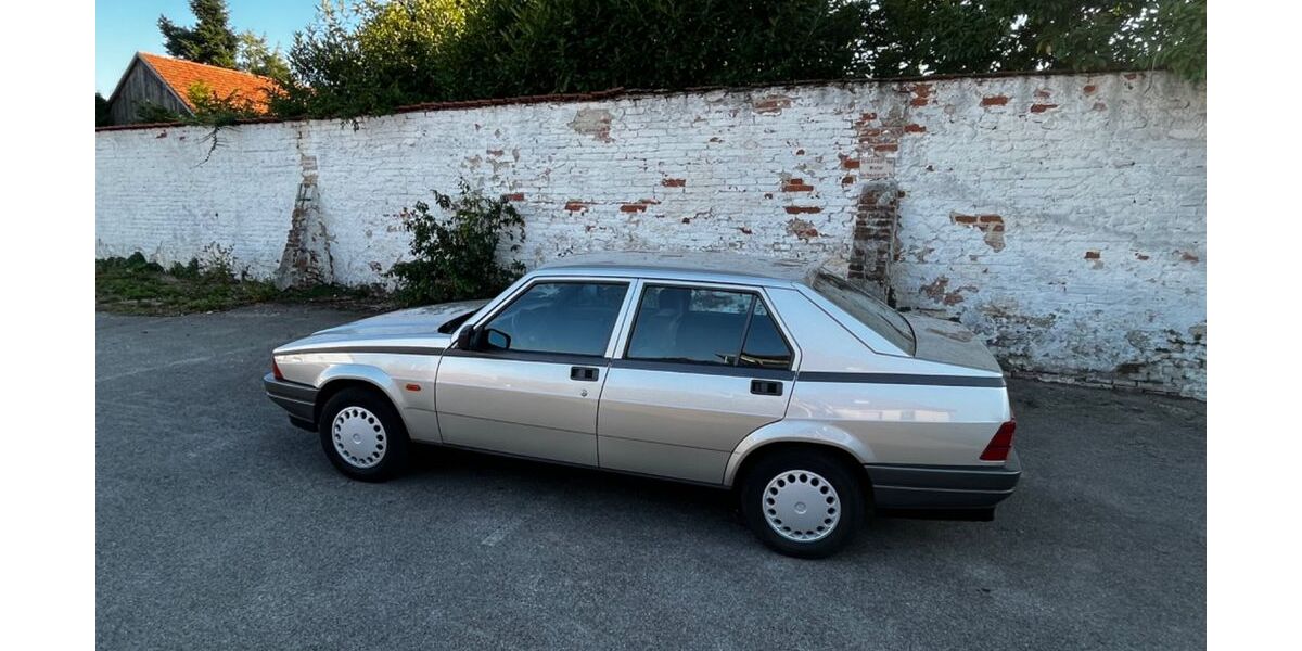 Alfa Romeo 75 92.900 km 15.900 € Aichach 86551