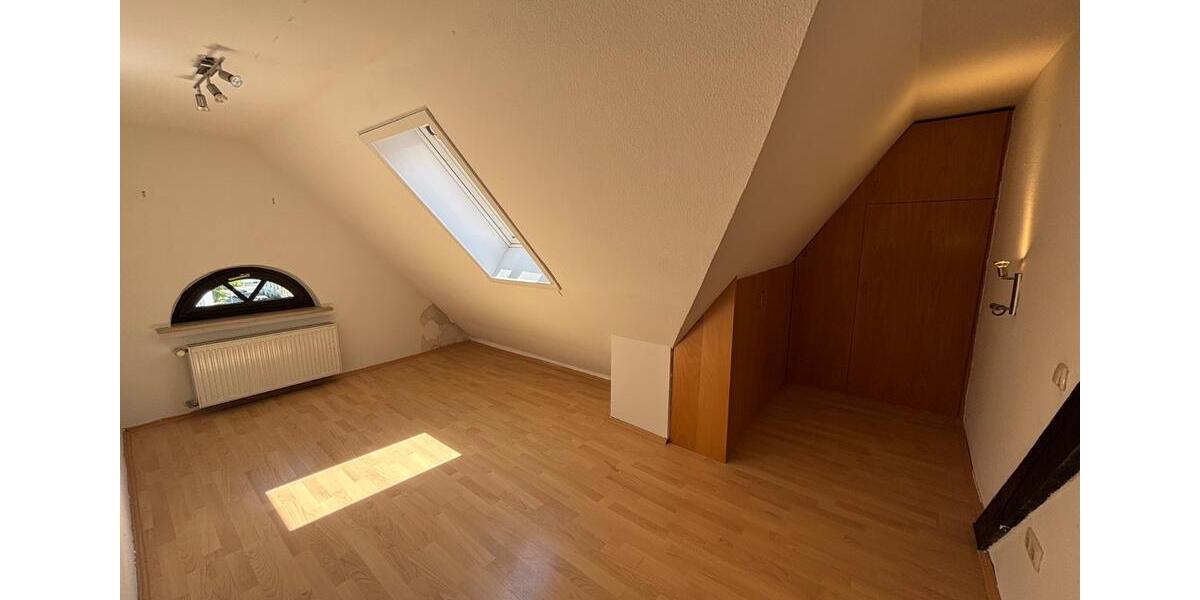 Dachgeschoßwohnung Augsburg Pfersee - 4 Zimmer, 108 m&sup2;, 399.000&euro; | Angebot:26820614